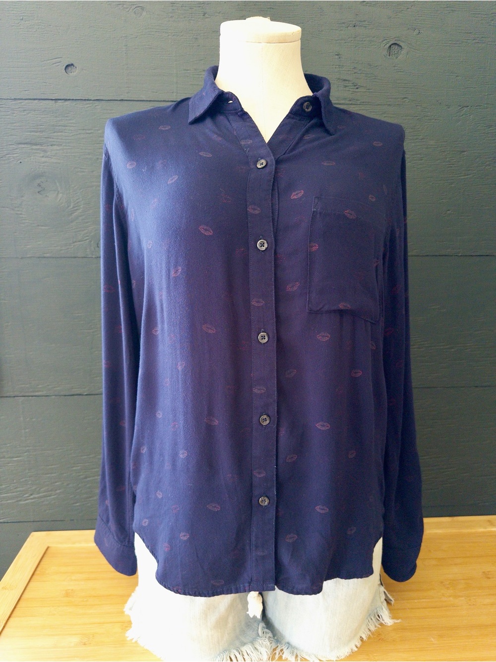 💋Beautiful Rails Rocsi Kiss Me Metallic Navy Button-Down Shirt Size XS